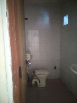 Bathroom in 1 BHK Builder Floor at Sector 19 – for Rent