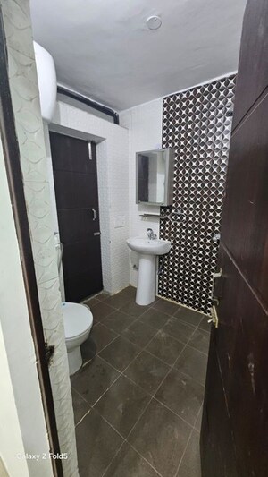 Bathroom in 1 BHK Builder Floor at EWS Flats, Sector 47 – for Rent