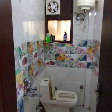 Bathroom in 1 BHK Builder Floor at RWA Residential Society, Mohyal Colony – for Rent