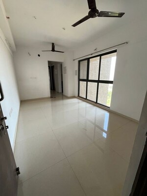 Room in 2 BHK Apartment at Lodha Downtown, Dombivli East – for Rent