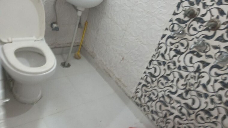 Bathroom, kakrola 1 Bedroom 380 Sq.Ft. Builder Floor In Kakrola Delhi 9741060