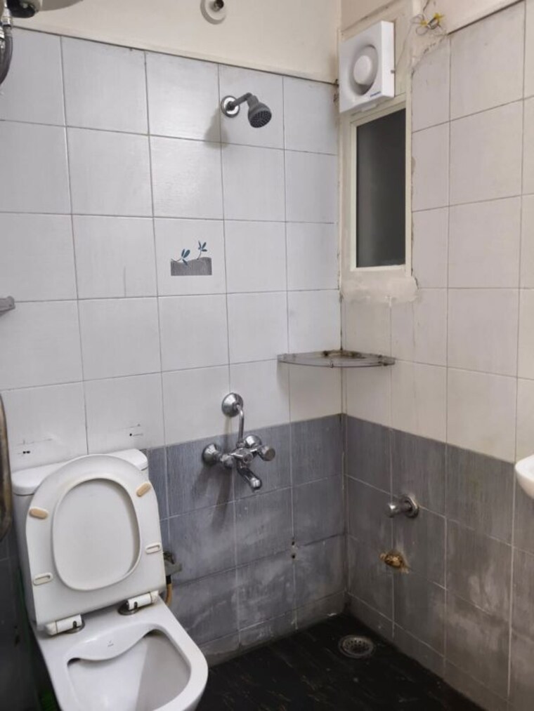 Attached Bathroom, frazer town 2 Bedroom 1010 Sq.Ft. Apartment In Frazer Town Bangalore 9731412