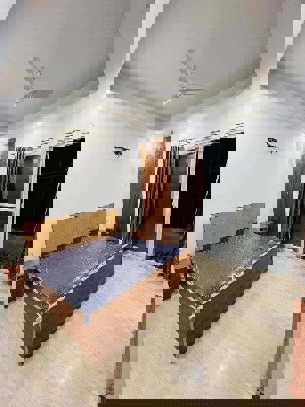 StudioBuilder Floor For Rent in Sushant Tower