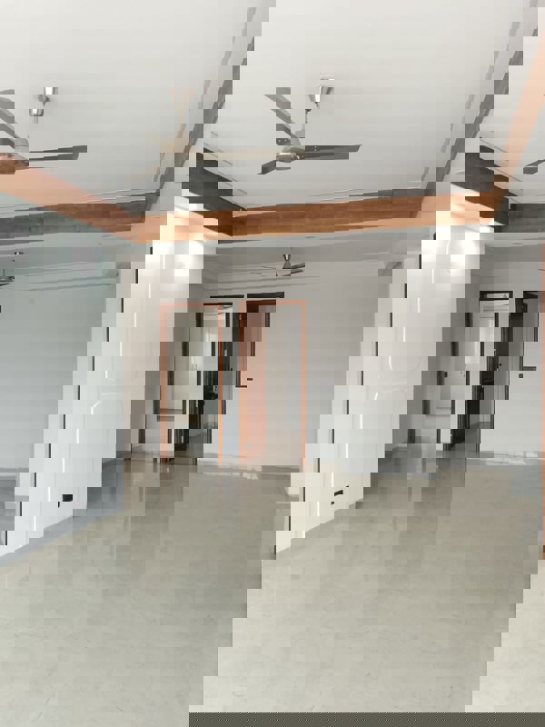 3 BHK 1900 Sq.Ft. Apartment in Oasis Apartments