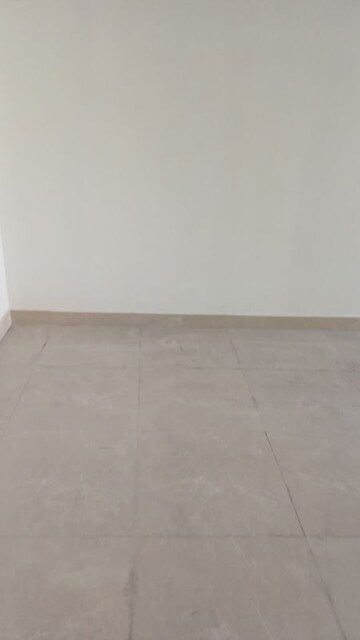 Room in 2 BHK Apartment at Signature Global Aspire, Sector 95 – for Sale