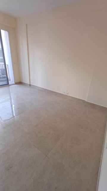 Room in 3 BHK Apartment at Signature Global Aspire, Sector 95 – for Sale