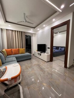2 BHK Apartment For Rent in Emaar MGF Emerald Hills
