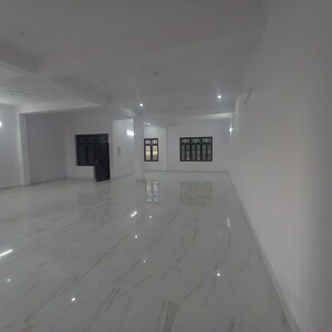  Showroom For Rent in Viram Khand