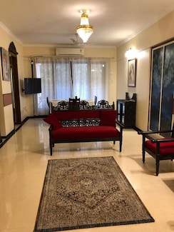 2 BHK Apartment For Rent in Seasons Avenue Khar West