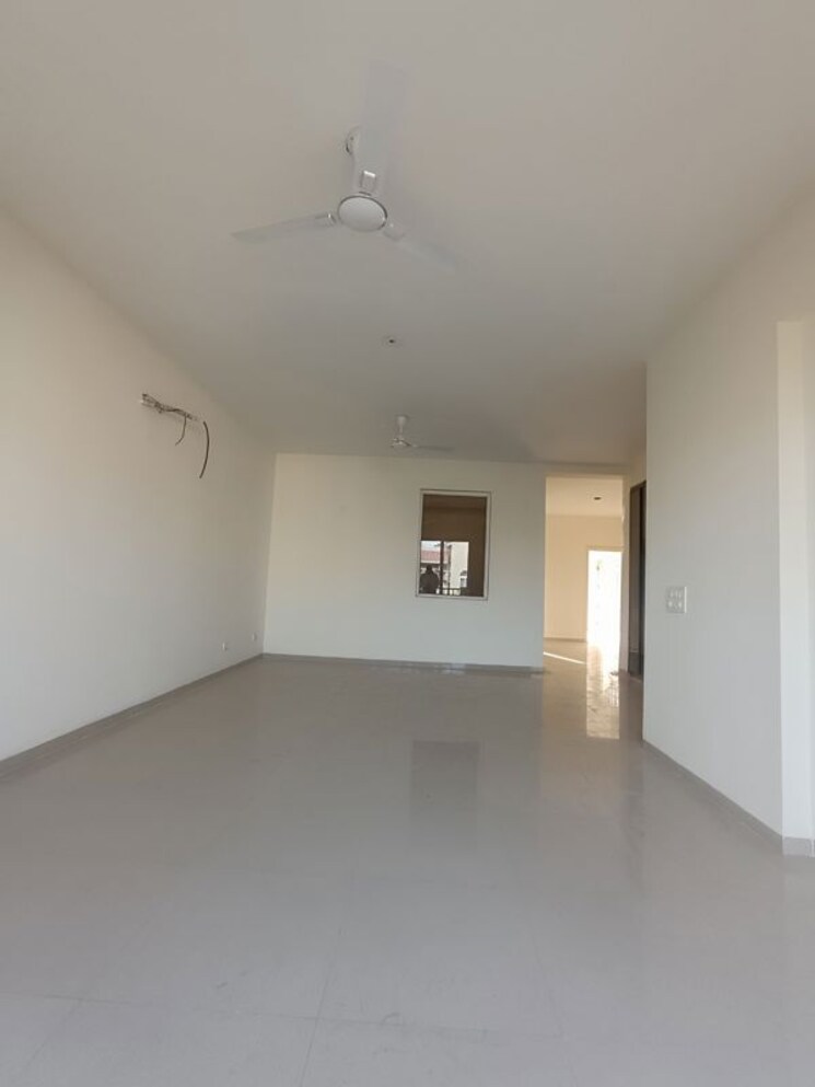 Room, emaar-mgf-emerald-hills 4 Bedroom 350 Sq.Yd. Apartment In Sector 65 Gurgaon 9735031