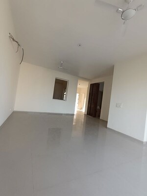 4 BHK Apartment For Rent in Emaar MGF Emerald Hills, Sector 65