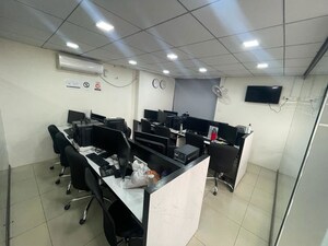 Office Space For Rent in Goyal Palladium, Makarba