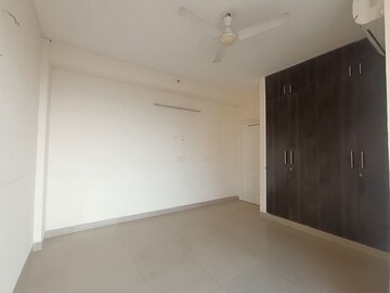 Room in 3.5 BHK Apartment at BPTP Park Prime, Sector 66 – for Rent