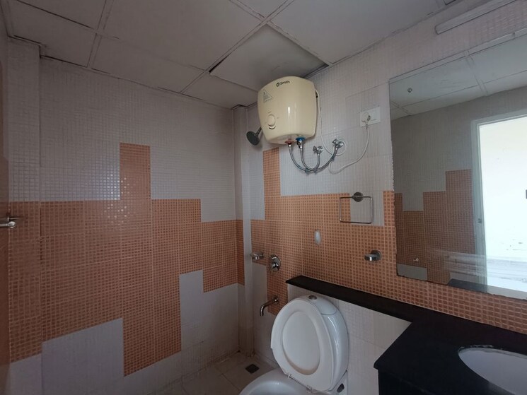 Bathroom, bptp-park-prime 3.5 Bedroom 2100 Sq.Ft. Apartment In Sector 66 Gurgaon 9741436