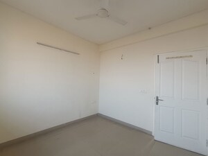 Room in 2.5 BHK Apartment at BPTP Park Prime, Sector 66 – for Rent