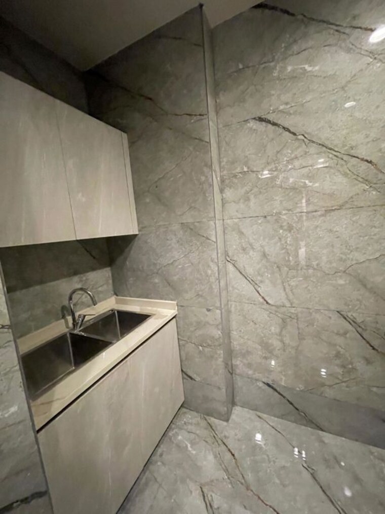 Bathroom, safdarjung enclave 4 Bedroom 2700 Sq.Ft. Apartment In Safdarjung Enclave Delhi 9741588