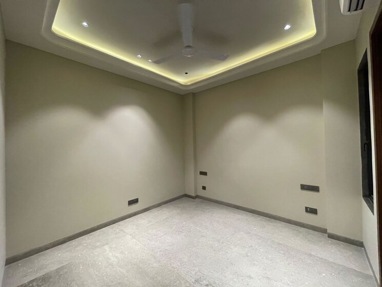 Room, safdarjung enclave 4 Bedroom 2700 Sq.Ft. Apartment In Safdarjung Enclave Delhi 9741588