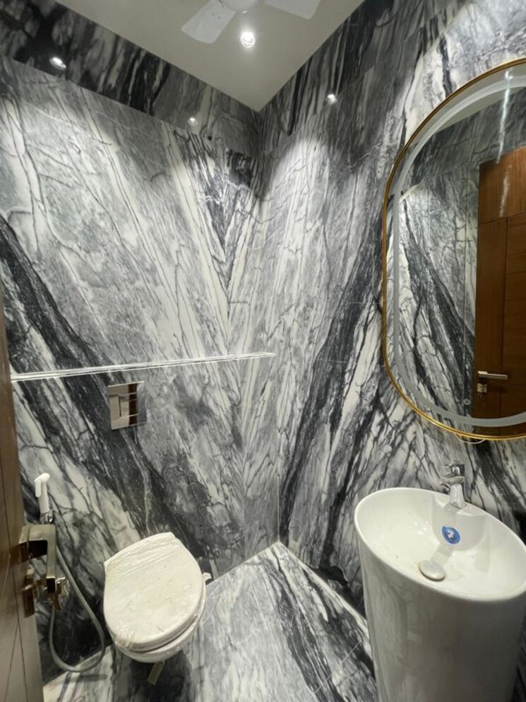 Bathroom, safdarjung enclave 4 Bedroom 2700 Sq.Ft. Apartment In Safdarjung Enclave Delhi 9741588