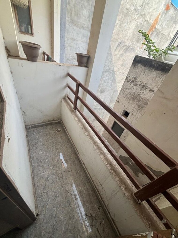 Balcony, dlf-city-phase-iii 1 RK 420 Sq.Ft. Builder Floor In Sector 24 Gurgaon 9741674