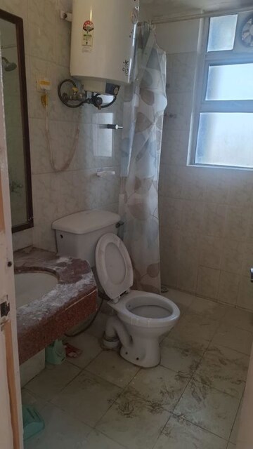 Bathroom in 3 BHK Apartment at Oasis Apartments, Sector 55 – for Rent