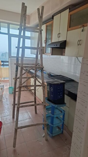 Staircase in 3 BHK Apartment at Oasis Apartments, Sector 55 – for Rent