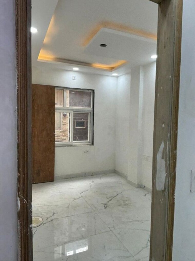 Room, burari 2.5 Bedroom 81 Sq.Yd. Builder Floor In Burari Delhi 9741737