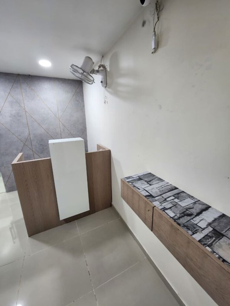 Common Area, ambli road Commercial Office Space 1225 Sq.Ft. In Ambli Road Ahmedabad 9741765