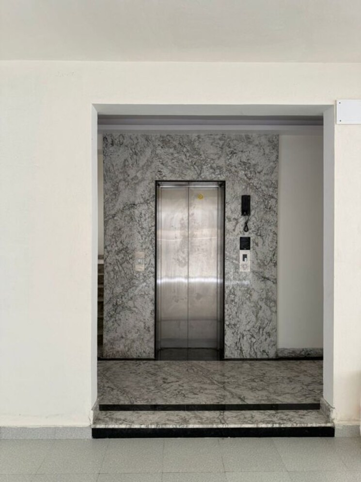 Room, indiranagar 3 Bedroom 2100 Sq.Ft. Builder Floor In Indiranagar Bangalore 9741775