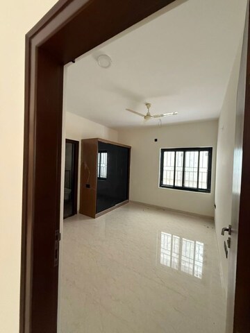 Room in 3 BHK Builder Floor at Indiranagar – for Rent