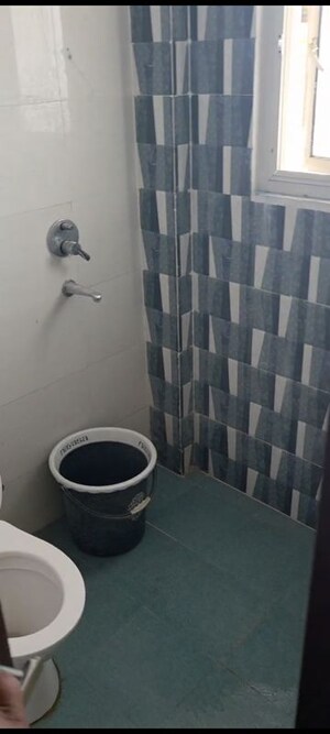 Bathroom in 3 BHK Apartment at Omaxe City, Omaxe City – for Rent