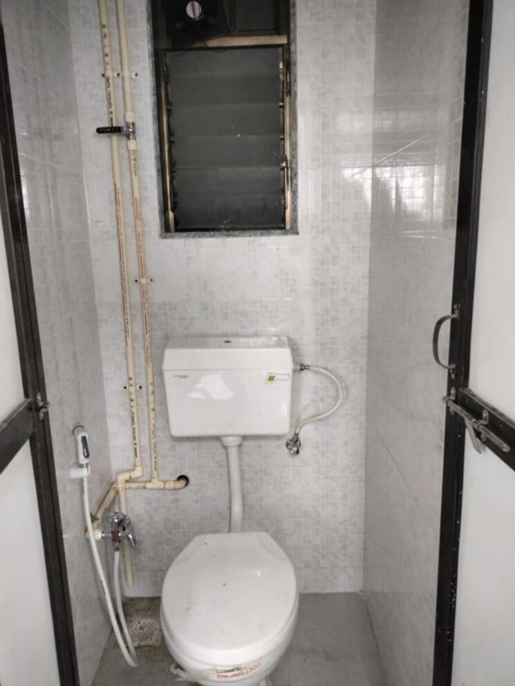 Bathroom, marwadi-wadi-tower 1 Bedroom 415 Sq.Ft. Apartment In Parel Mumbai 9741863