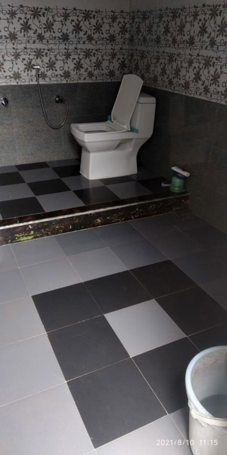 Bathroom, vineet khand Pg For Girls In Vineet Khand 9741871