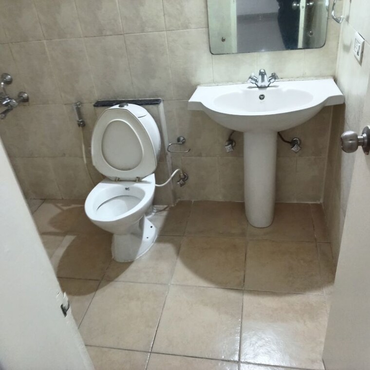 Bathroom, prestige-wellington-park 2 Bedroom 1402 Sq.Ft. Apartment In Jalahalli Bangalore 9741985