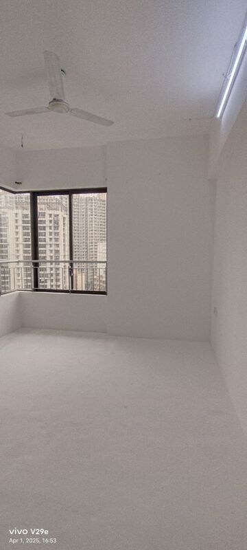 Room in 3 BHK Apartment at Lodha Luxuria, Majiwada – for Rent