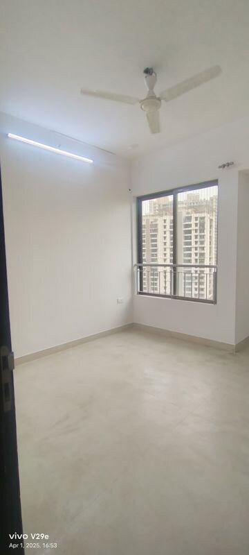 Room in 3 BHK Apartment at Lodha Luxuria, Majiwada – for Rent