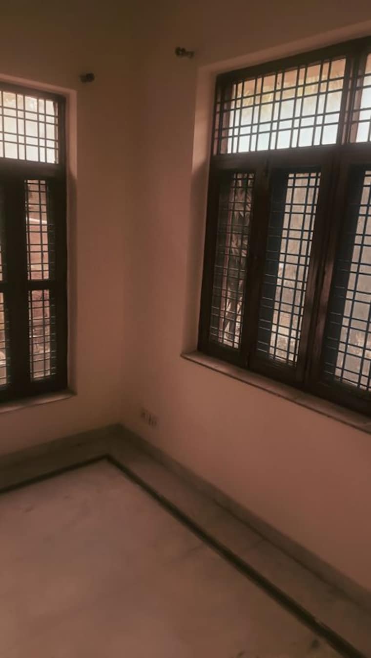 Room, choma 1.5 Bedroom 765 Sq.Ft. Builder Floor In Choma Gurgaon 9742010