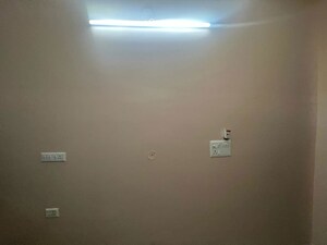 Room in 3 BHK Builder Floor at RWA Residential Society Sector 46, Sector 46 – for Rent