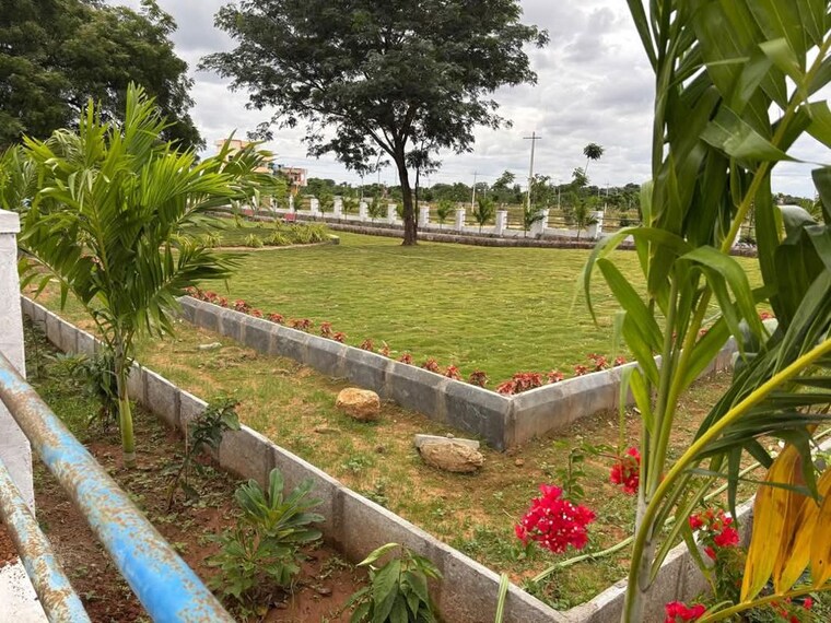 Garden, sangareddy  190 Sq.Yd. Plot In Sangareddy Hyderabad 9742016