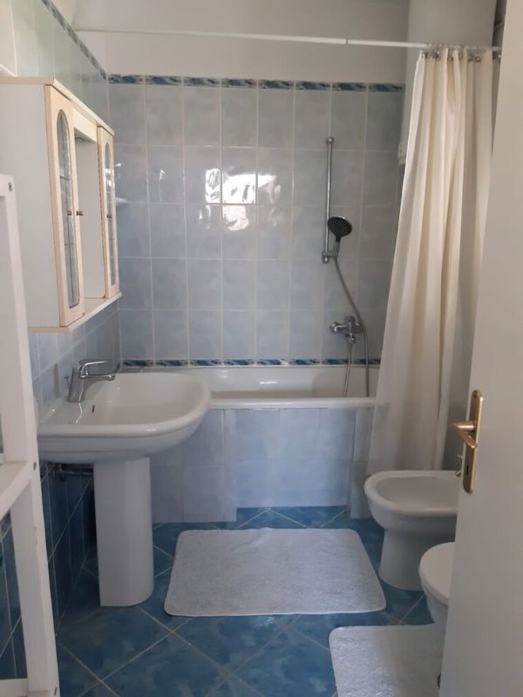 Room, vineet khand Pg For Girls In Vineet Khand 9742102