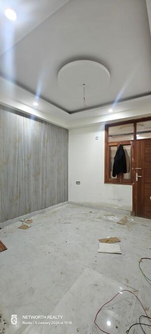 Room in 3 BHK Builder Floor at Sector 73 – for Sale