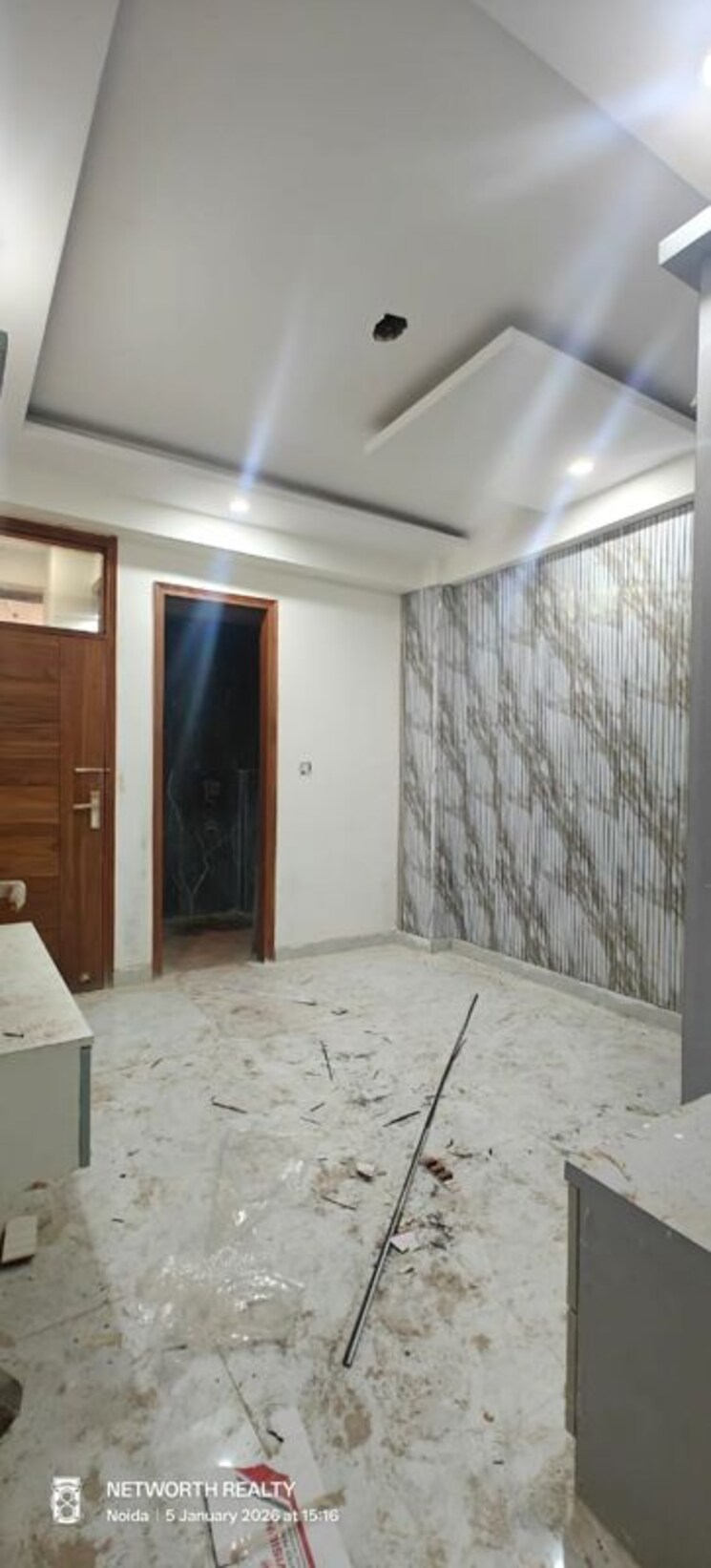 Room, sector 73 3 Bedroom 1300 Sq.Ft. Builder Floor In Sector 73 Noida 9742162