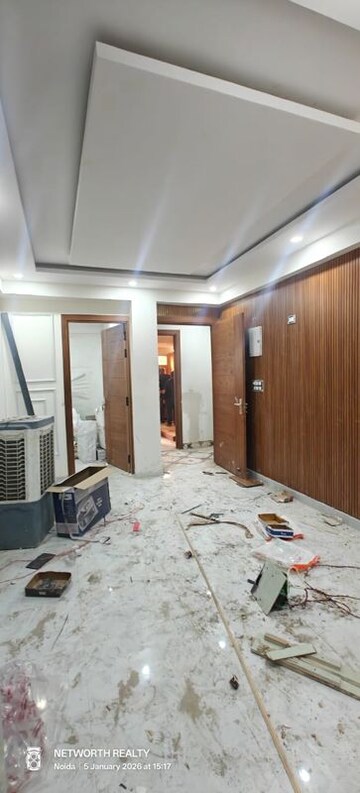 Bedroom in 3 BHK Builder Floor at Sector 73 – for Sale