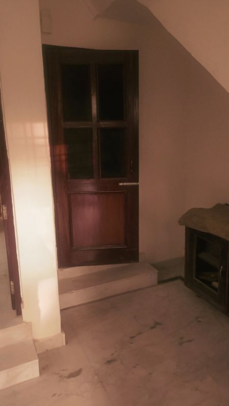 Room, choma 1.5 Bedroom 830 Sq.Ft. Builder Floor In Choma Gurgaon 9742169