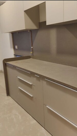 Furnished Amenities in 3 BHK Apartment at Windermere Apartment, Santacruz West – for Rent