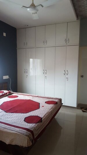 Room in  Pg at Vineet Khand – for Rent