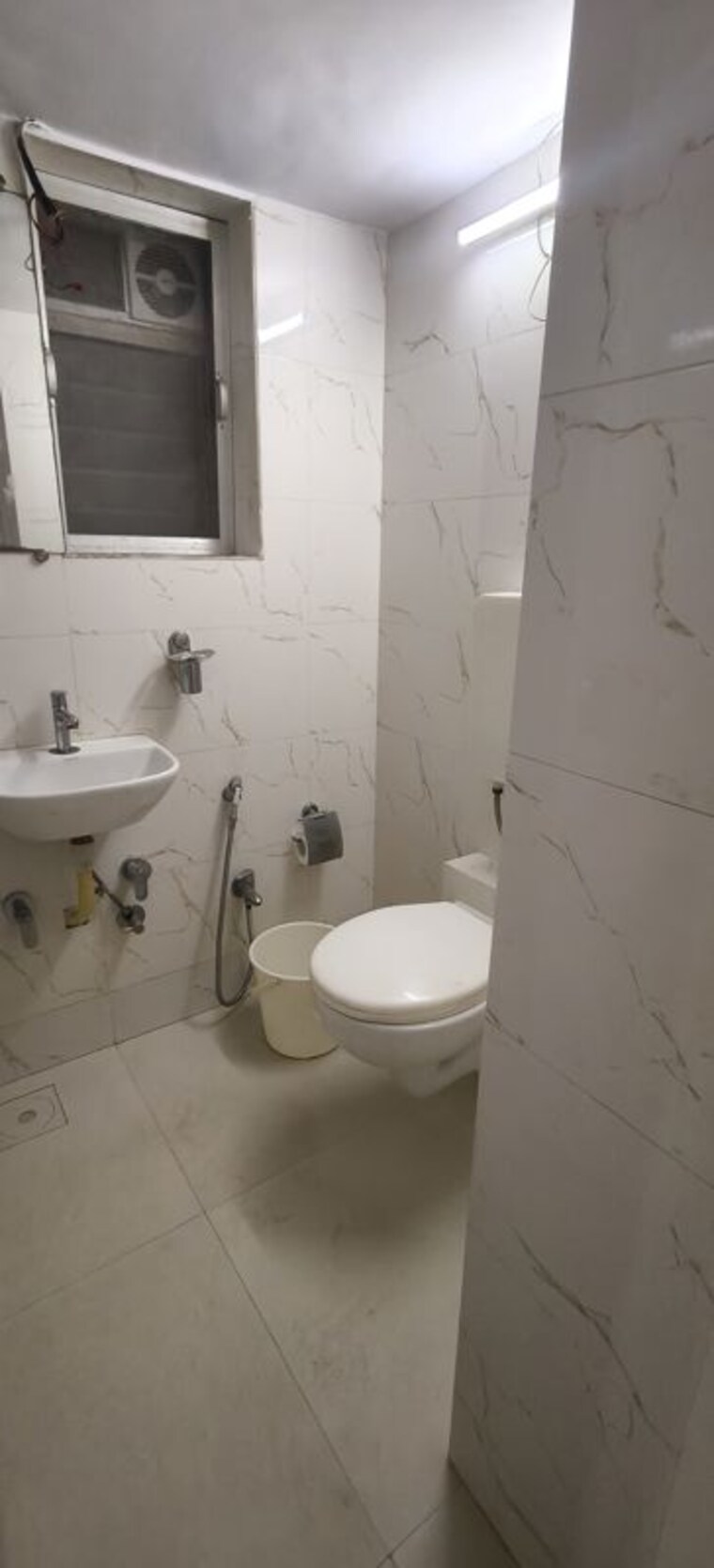 Bathroom, oshiwara-mhada 2 Bedroom 1000 Sq.Ft. Apartment In Andheri West Mumbai 9742248