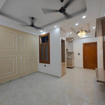 Room in 1 BHK Builder Floor at Sector 73 – for Sale