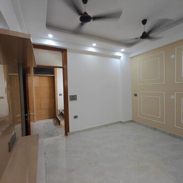 Room in 1 BHK Builder Floor at Sector 73 – for Sale