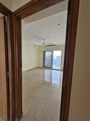 Room in 3 BHK Apartment at Ekta Trinity, Santacruz West – for Rent