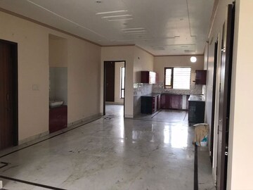 Parking in 4 BHK Builder Floor at Vasundhara Sector 15 – for Sale